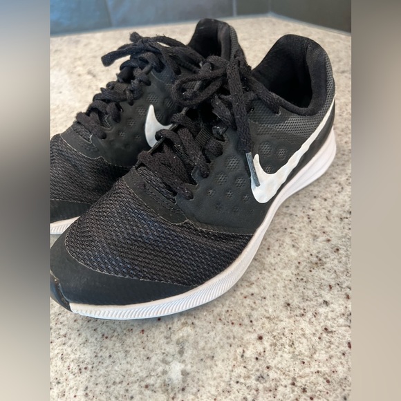 Nike Girls Shoes Size 3.5 - Picture 4 of 8